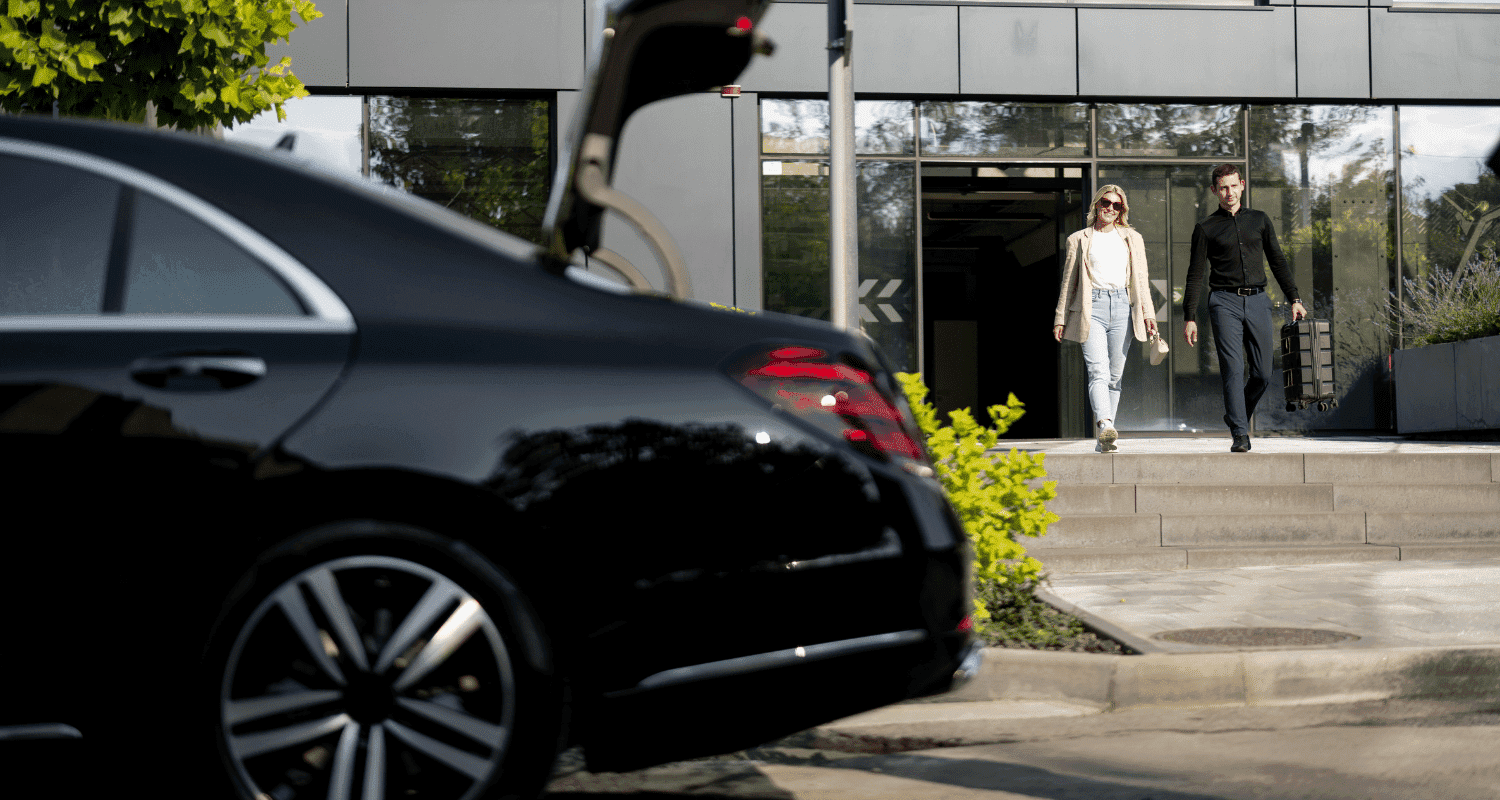 Know the best perks of hiring luxury chauffeur to reach your destination-BlackLuxeChauffeurs