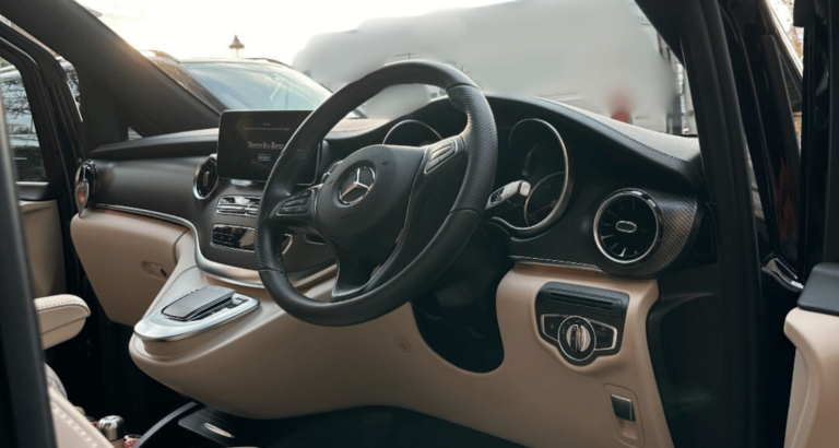 Maximize Your Airport Experience with Premium Luxury Car Transportation _ BlackLuxeChauffeurs Brisbane