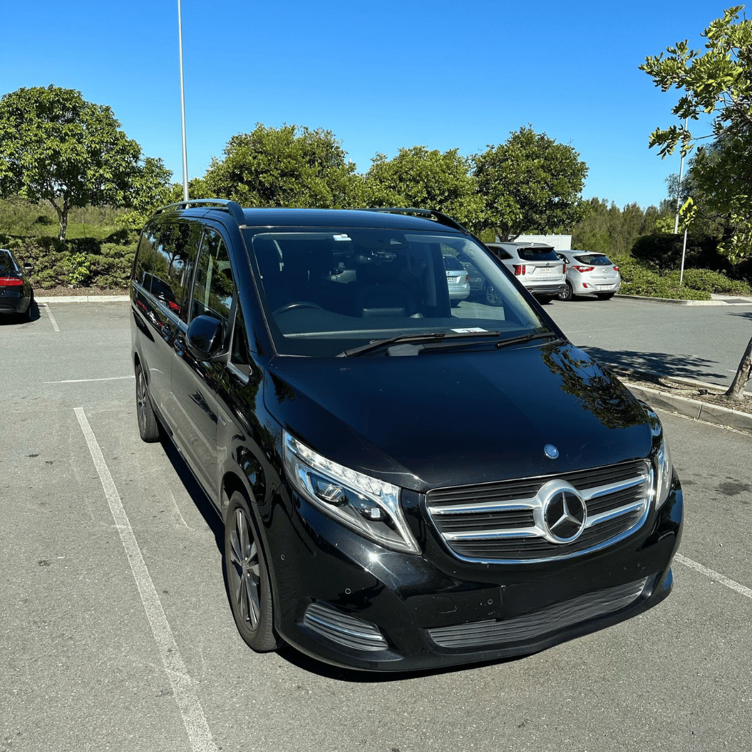 Chauffeur service Canberra - Black Luxe Chauffeurs