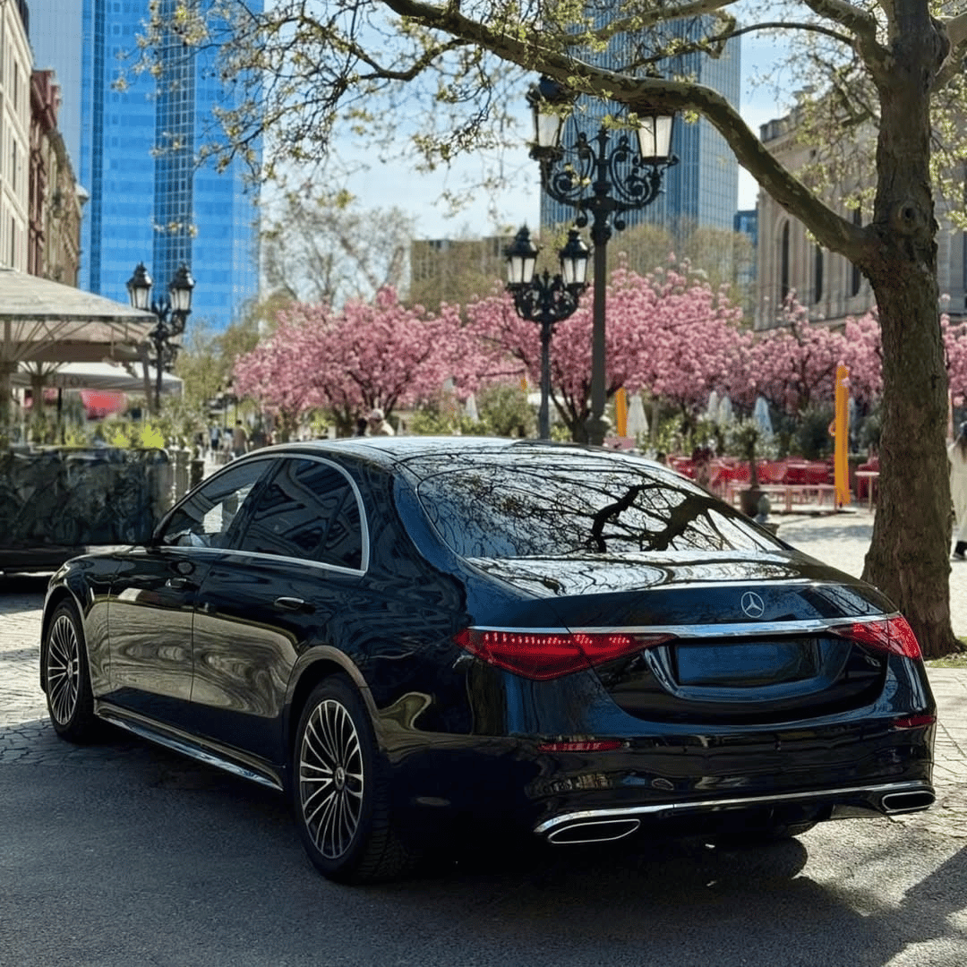 Brisbane airport to Hervey Bay Luxury Chauffeur transfers - Black Luxe Chauffeurs Brisbane