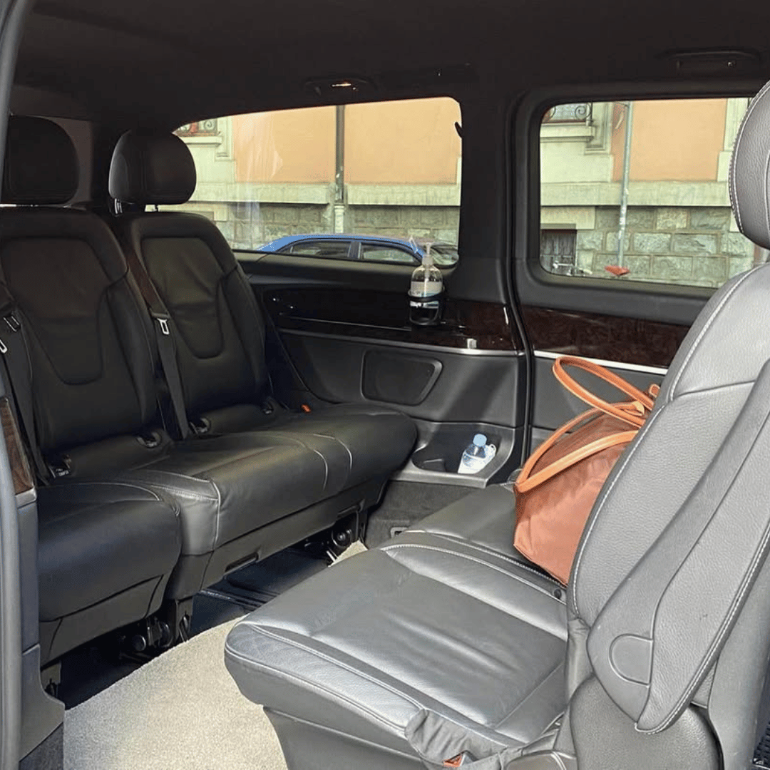 Customized Private Tours Melbourne - Black Luxe Chauffeurs