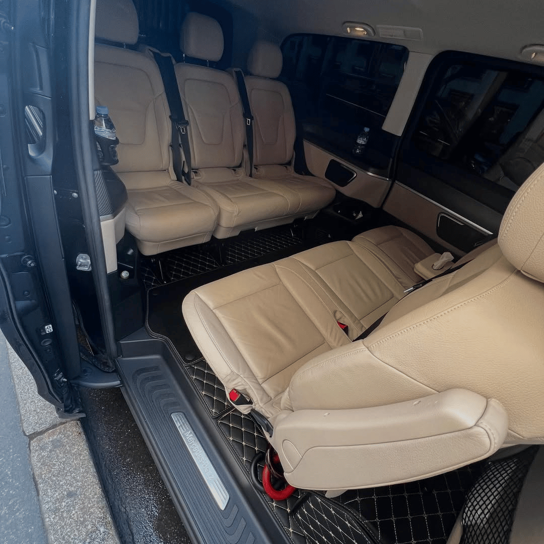 Easy Group Travel Around Sydney- Black Luxe Chauffeurs