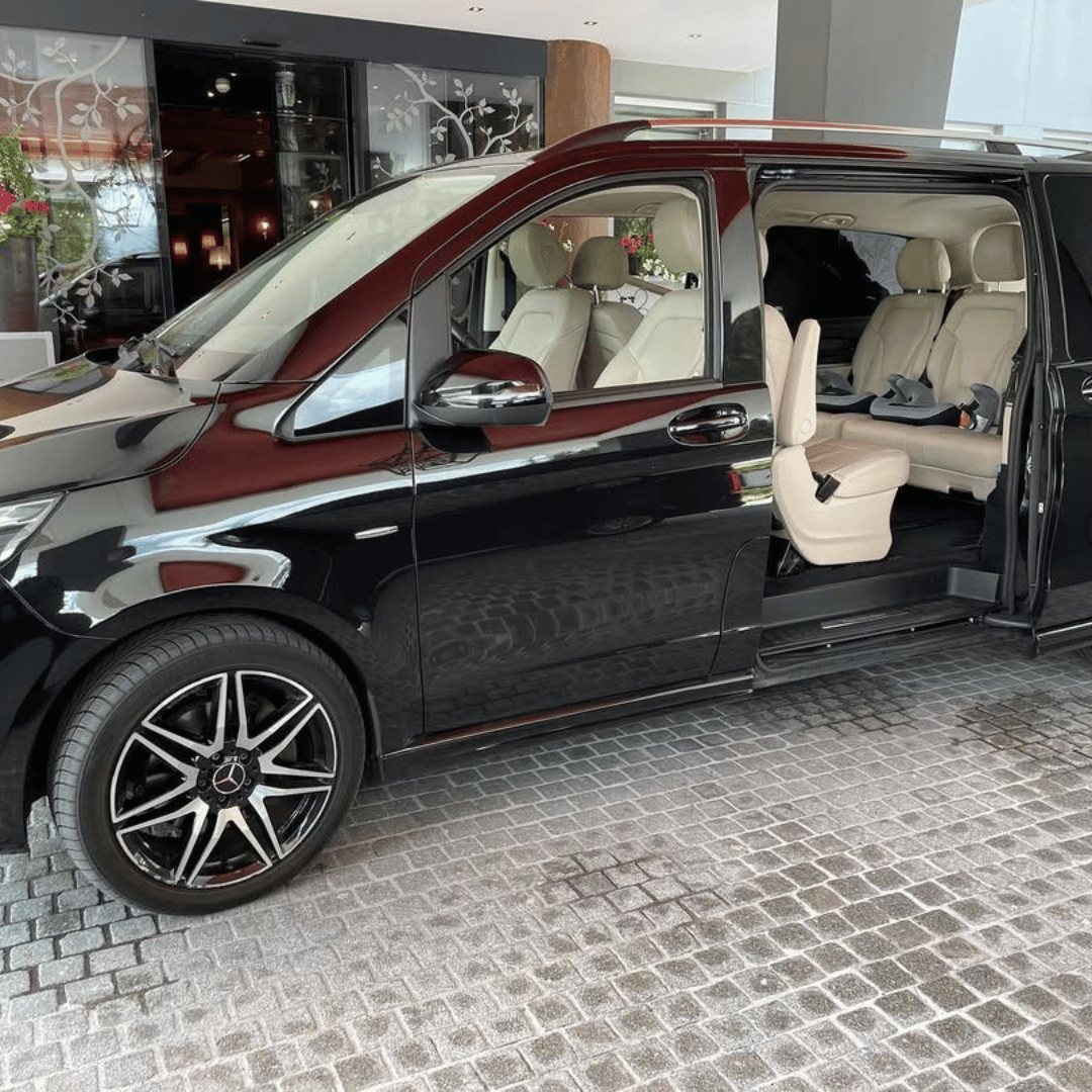 Why Melbourne Chooses Our Easy Chauffeur Service- Black Luxe Chauffeurs