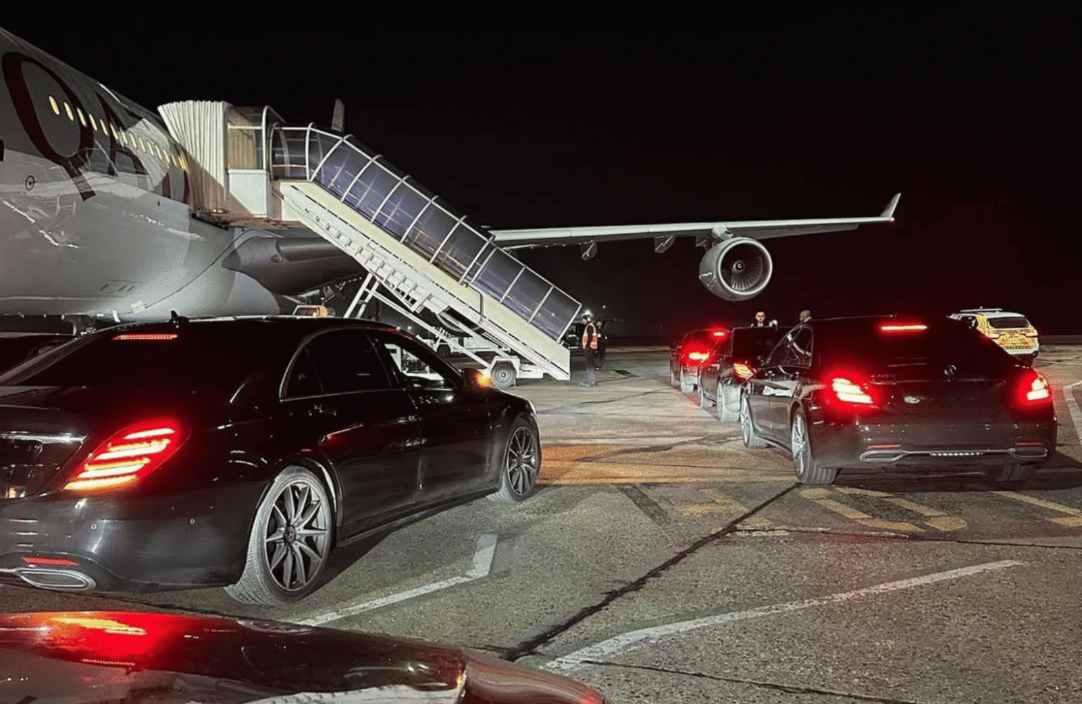 Airport Transfers Brisbane Keeps your heart pouring with luxury airport transportations- Black Luxe Chauffeurs