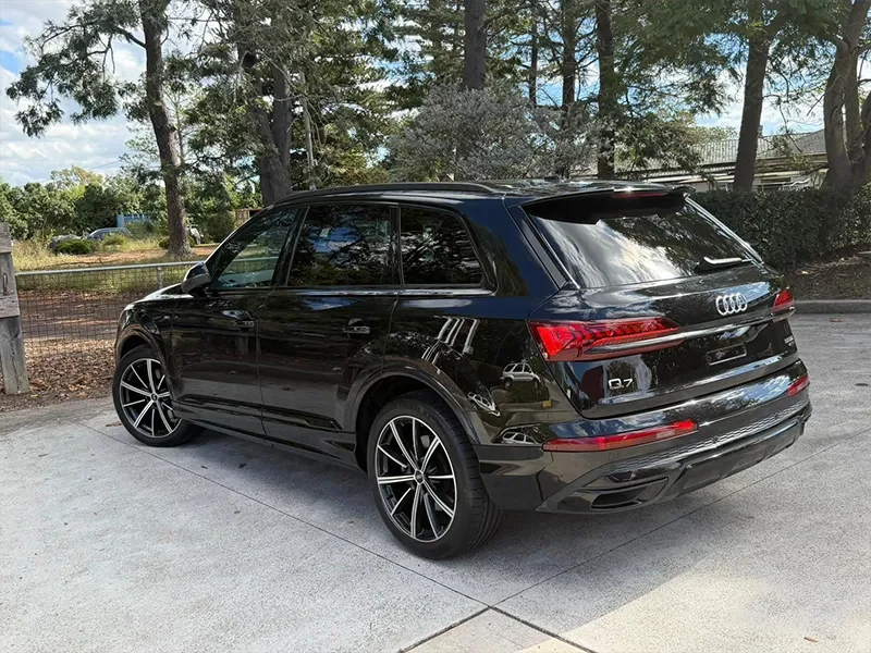 Audi-Q7-800x600